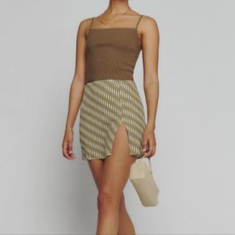 Reformation Mini Skirt Sz-8 - Picture 2 of 7